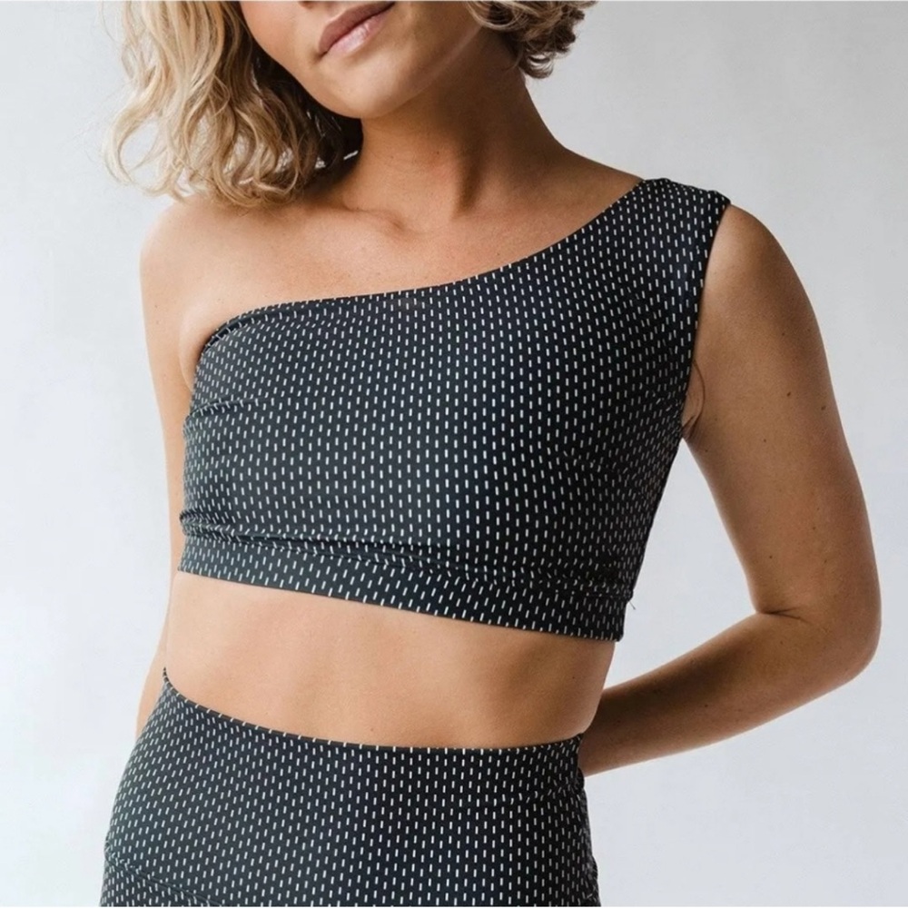 Albion Fit Midnight Dash Set.  Size Medium. NWTs!